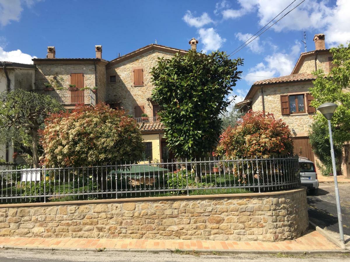 Appartamenti E Camere Il Poggio Di D'Angeli Lidia Auditore Exteriör bild